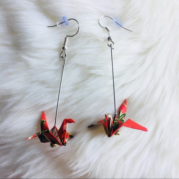 Red origami crane earrings. - Picture 1 of 4